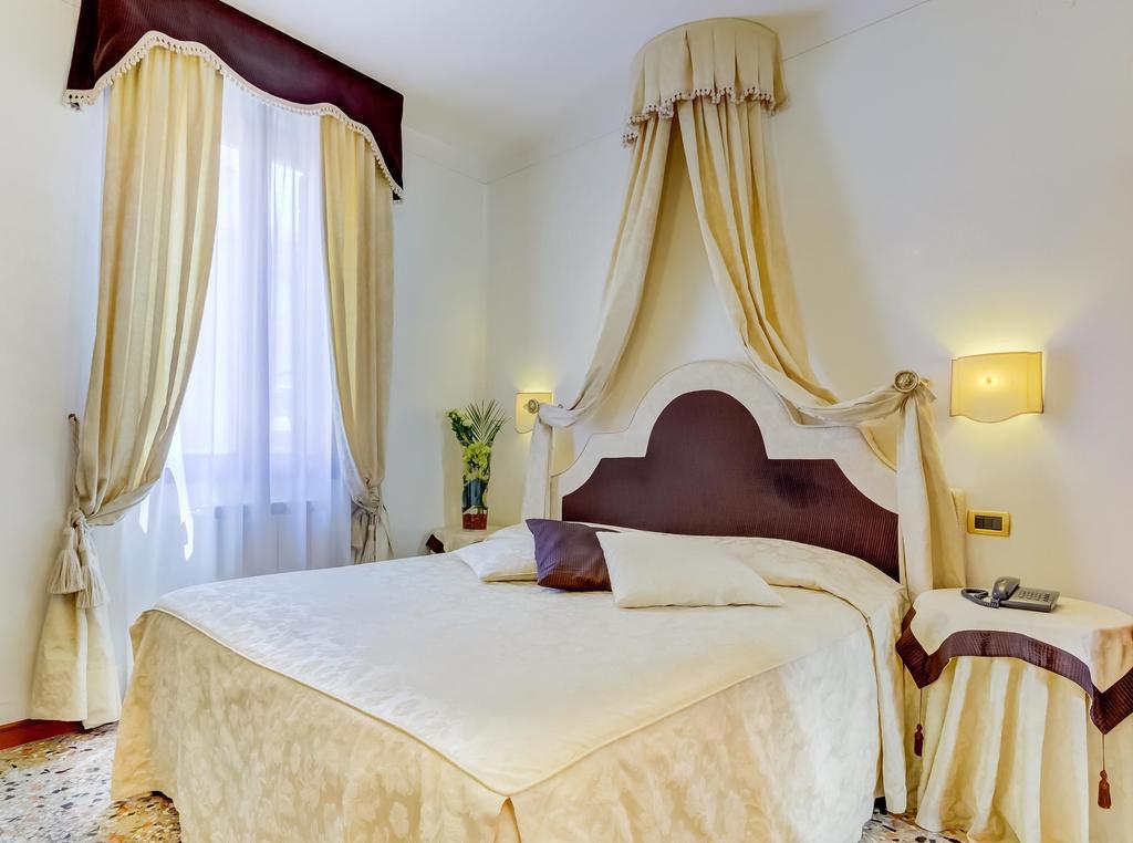Hotel Hesperia Venice Ngoại thất bức ảnh